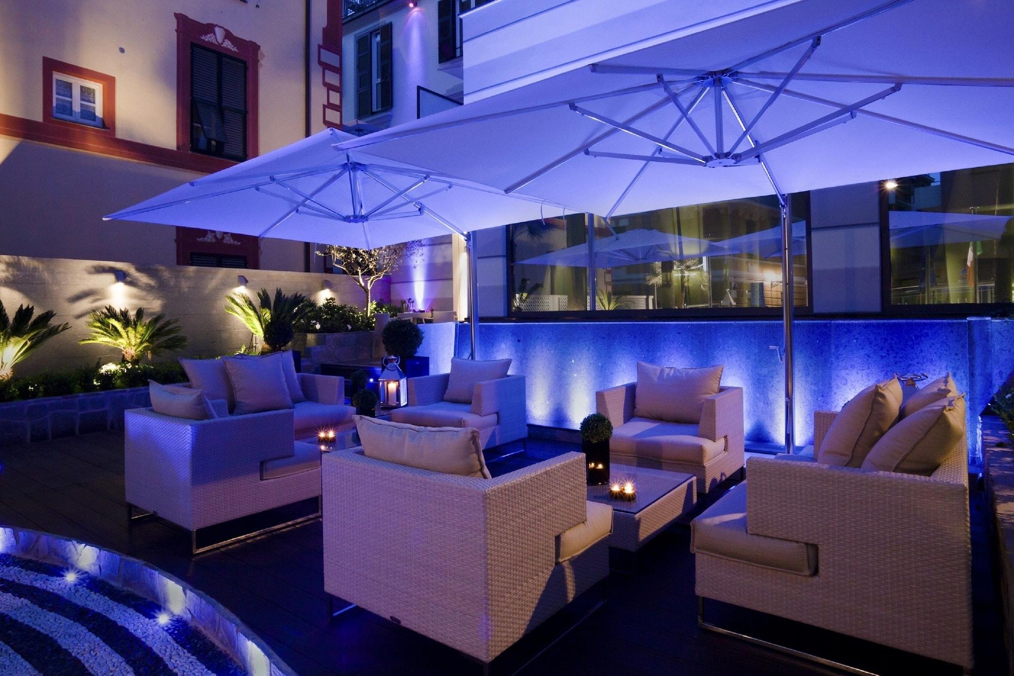 Lhp Hotel Santa Margherita Palace & Spa Santa Margherita Ligure Dış mekan fotoğraf The hotel's rooftop lounge