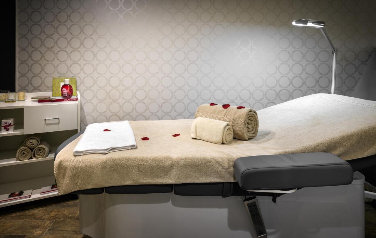 Lhp Hotel Santa Margherita Palace & Spa Santa Margherita Ligure Dış mekan fotoğraf A massage bed